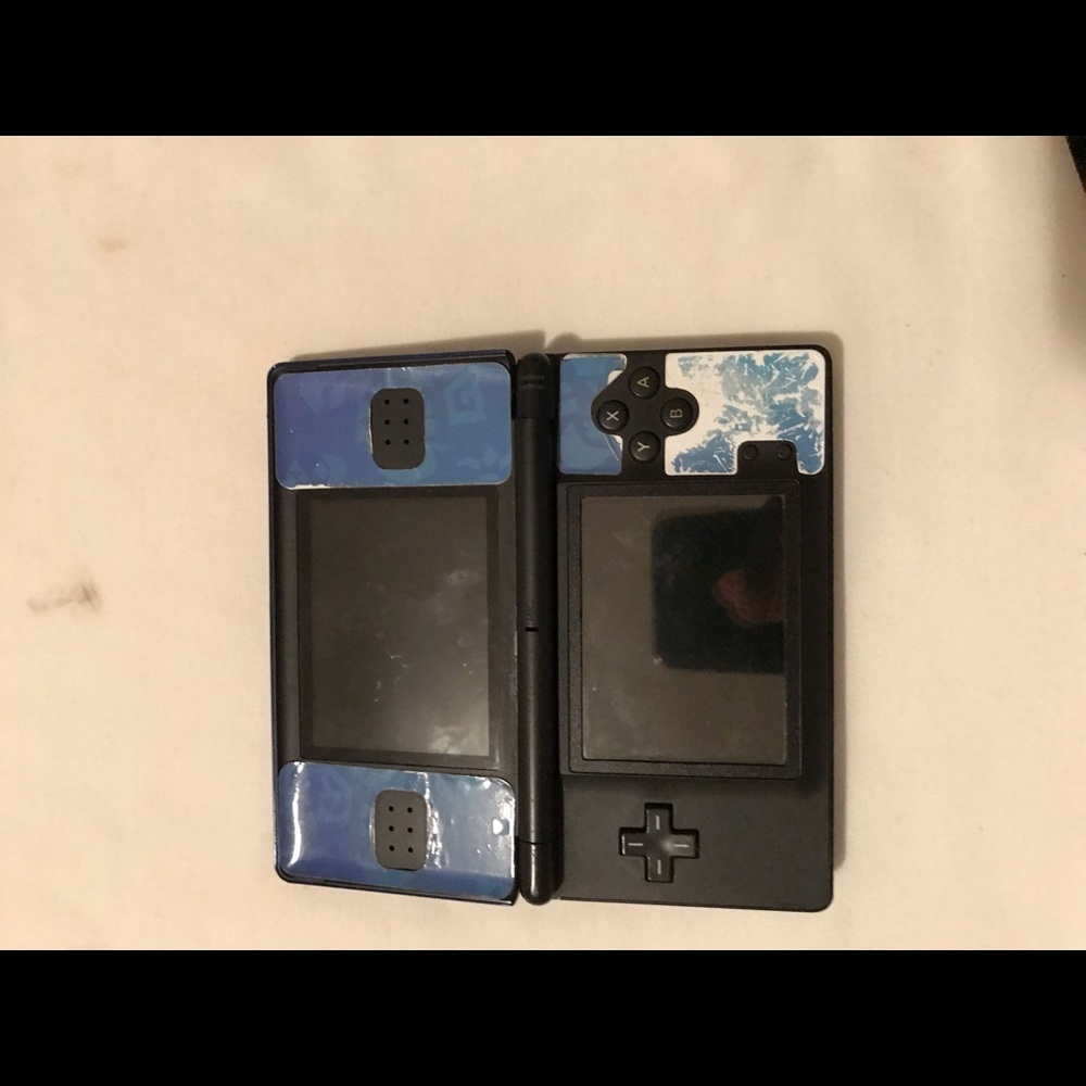 Ds - Picture 3 of 3